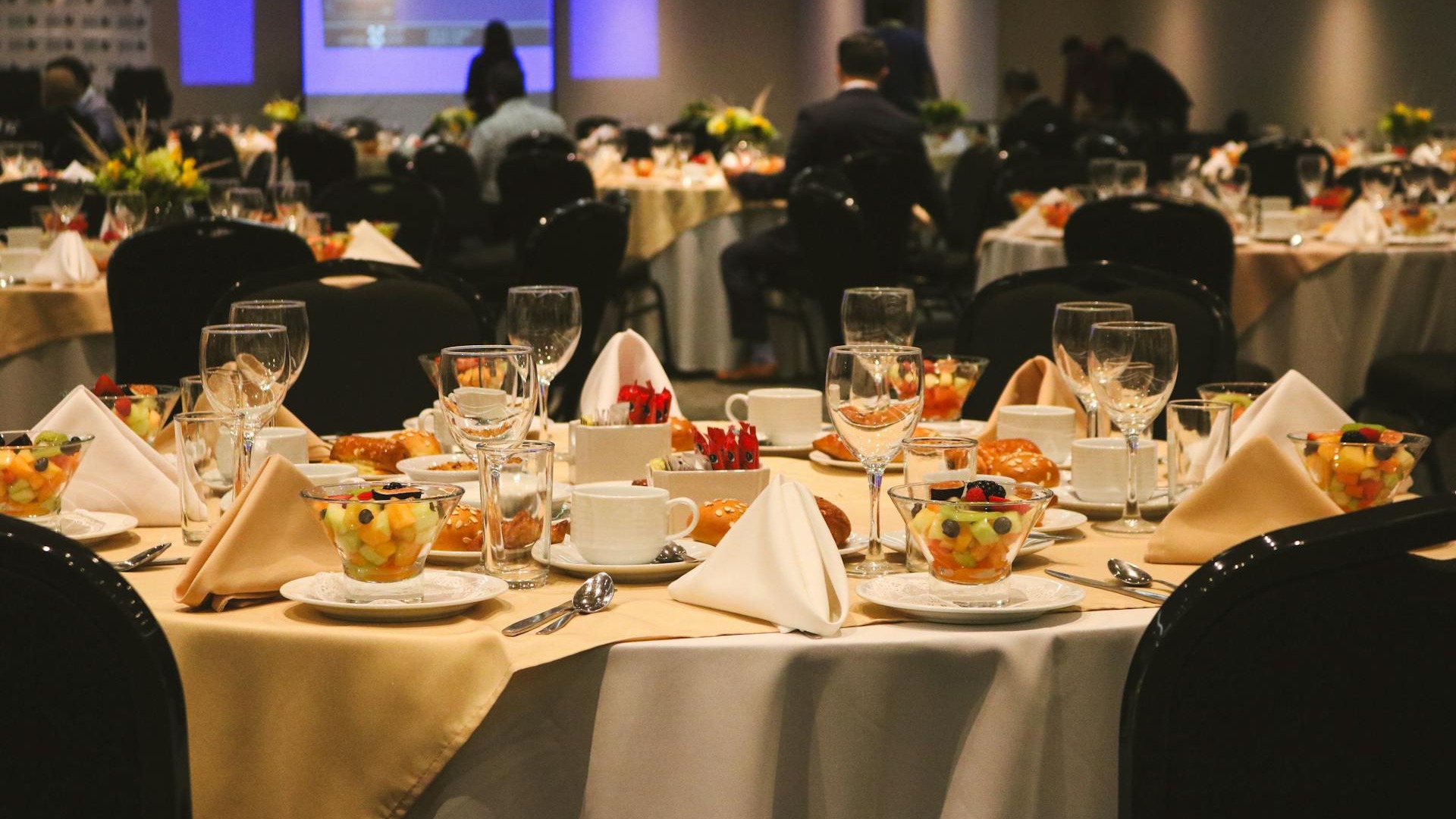 Elegant banquet and gala dinner events
